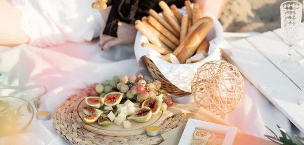 Wedding catering styles explained: Plated, sharing feasts, buffets and picnic hampers